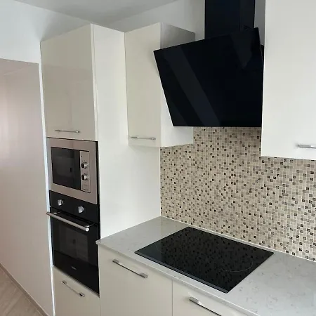 Villa 5-room House *
