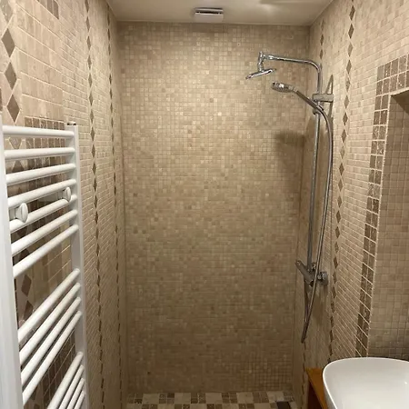 5-room House